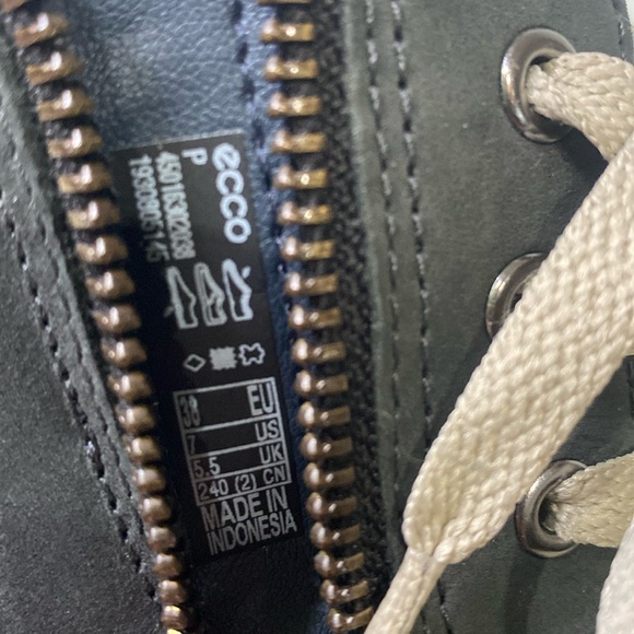 ECCO Women's Soft 7 TRED Gore-TEX Gray Nubuck Leather High Sneaker Women Size 7 - Picture 9 of 13